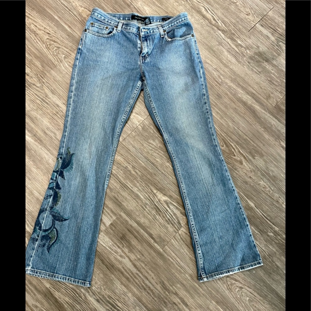 Vintage Calvin Klein Flare Jeans Women’s 8 Blue 32” Painted  Scroll Design - Picture 4 of 7
